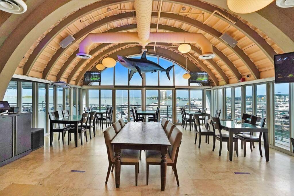 Apartment Cloud Nine! Direct Water Views Of Bay & Ocean! *